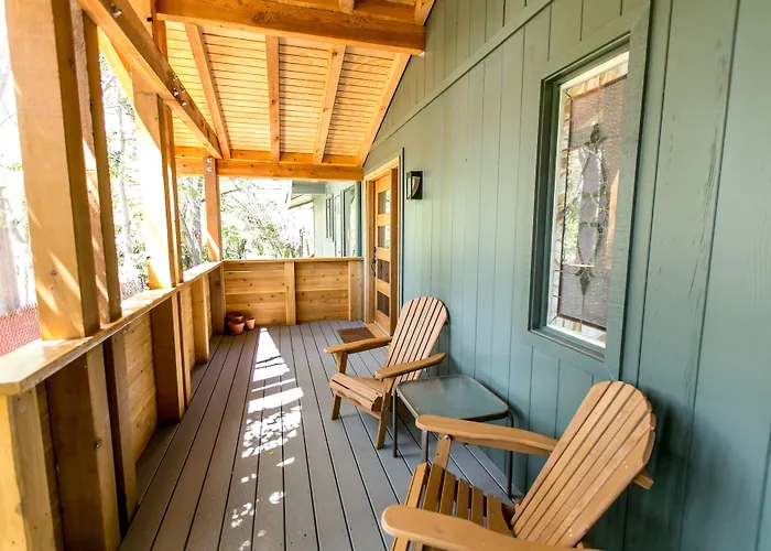 Creekside Hotel