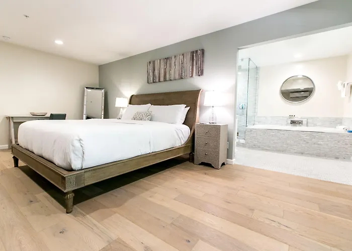 Hotel Creekside