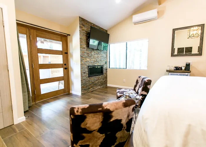 Creekside 3*