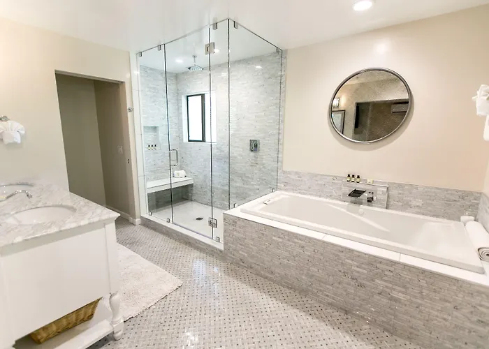 Creekside 3*