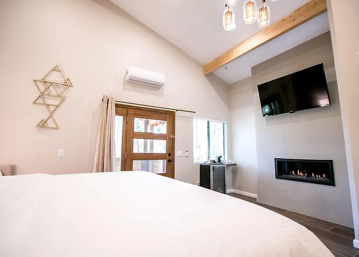 Creekside 3*