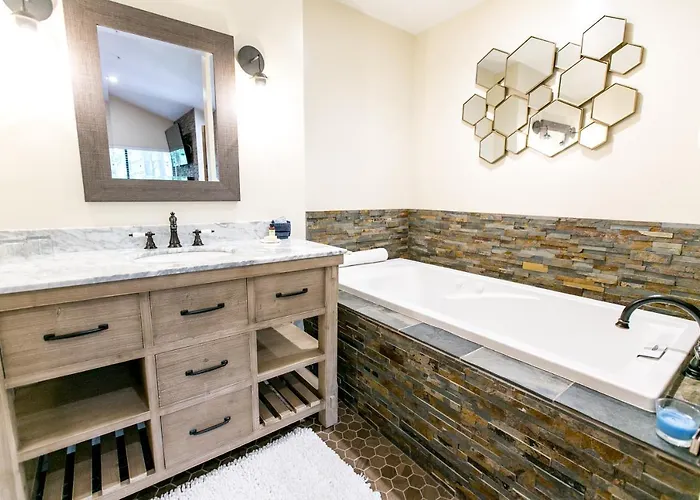 Creekside 3*